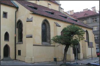 Severní průčelí ( © Petr Turyna 11/2005)