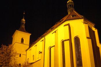 noční pohled na kostel ( © Milan Caha 11/2009)