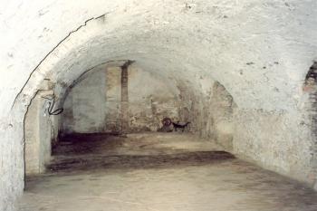 sklep v paláci (© Karel Husák, 05/2003)