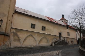 Bývalý konvent od západu ( © Ivan Grisa 03/2010)