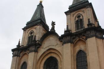 Západní průčelí kostela ( © Ivan Grisa 03/2010)