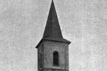kostel od západu na počátku 20. století (© Antonín Podlaha: Posvátná místa království Českého; Díl 1. Vikariáty: Českobrodský, Černokostelecký, Mnichovický a Prosecký, Dědictví sv. Jana Nepomuckého, Praha 1907)