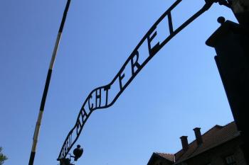 Brána - Auschwitz I (© jiri gazarek 07/2006)