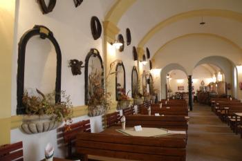 restaurace-dříve konírna (© Daniela Fantová, 10/2008)