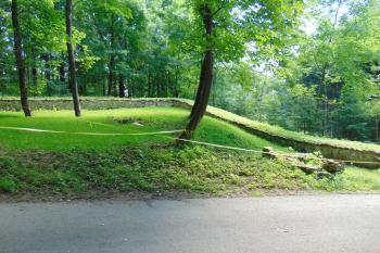 Rekonstruované jihozápadní nároží hradeb dolního předhradí (© Dušan Dohňanský  07/2021)