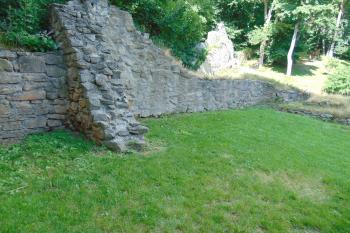 Sev. část předbraní vestavěného do šíjového příkopu (© Dušan Dohňanský  07/2021)