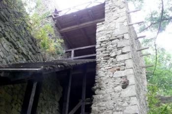 pohled na vnitřní líc věže Johanka ( © Jan P. Štěpánek 09/2008)