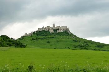 celkový pohled na hrad od severovýchodu ( © Jan P. Štěpánek 06/2013)