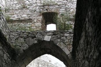 Druhá vstupní brána ( © Petr Turyna 08/2005)