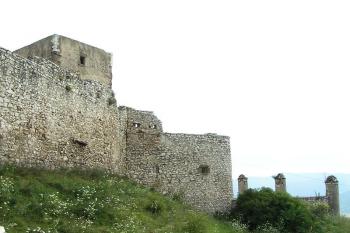 jižní pohled na zdi prostoru hlavní vstupní brány ( © Petr Turyna 08/2005)