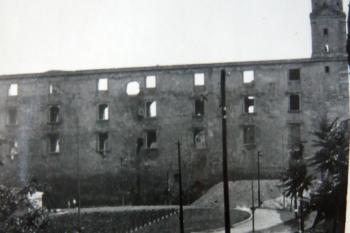 Bratislavký hrad r. 1956 (© Ondřej Štěpánek, 10/2012)