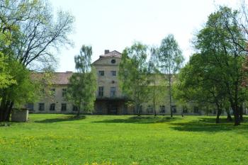 Vrbičany zámek (© František Kinař, 04/2012)