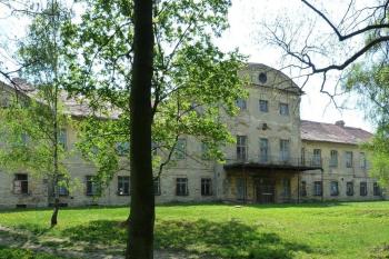 Vrbičany zámek (© František Kinař, 04/2012)