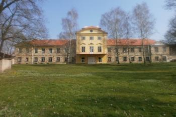 Pohled z parku (© Petr Chaloupka, 05/2015)
