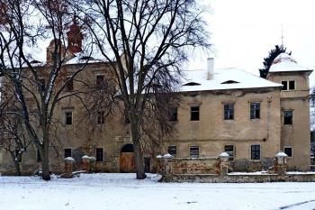 jižní průčelí (© František Kinař, 01/2013)