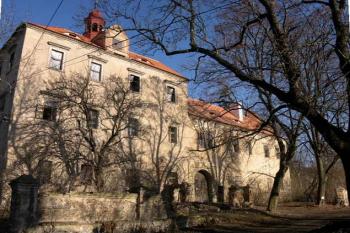 Jižní průčelí zámku (© Ivan Grisa, 01/2005)