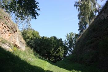 II. šíjový příkop od jihu ( © Ivan Grisa 09/2011)