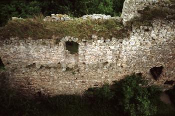 Zřícenina hradu Michalovice (© Vlastislav Mareček, 07/1989)
