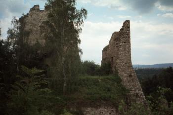 Zřícenina hradu Michalovice (© Vlastislav Mareček, 07/1989)