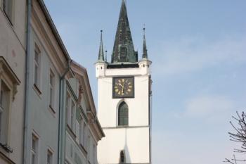 Věž od východu ( © Ivan Grisa 04/2010)