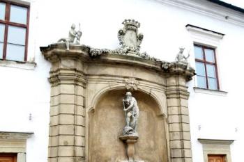 Neptunova fontána na druhém nádvoří ( © Jan P. Štěpánek 12/2011)