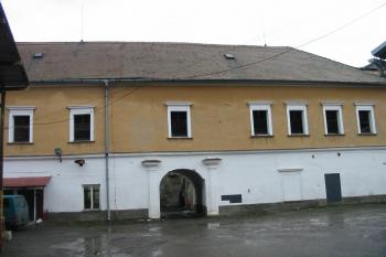 vstup do zámku v jz.křídle (© D Dohňanský, 01/2016)