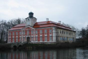 zámek od jv. (© D Dohňanský, 12/2014)