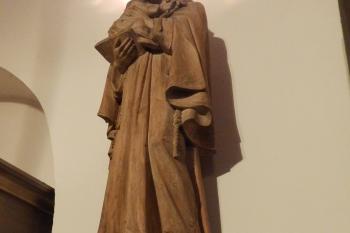 Socha sv. Antonína ze zrušené kazatelny (© Johannes Cladis, 01/2019)