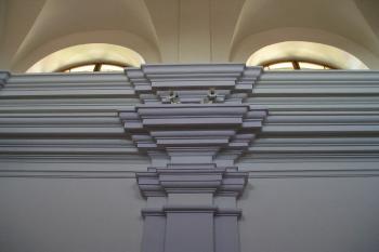 pilastr v lodi (© de ardoise 05/2005)