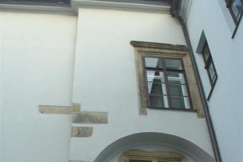 pozůstatky gotické přestavby paláce (© zdeněk komínek, 12/2006)