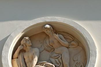 detail výzdoby průčelí zámku (© Jan P. Štěpánek  09/2021)