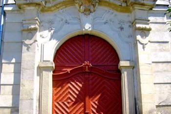Hlavní klášterní portál ( © Pavel Vítek 07/2007)