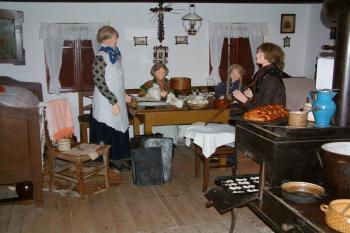 Vánoční interiér jedné z chalup (© Aleš Marek 01/2006)