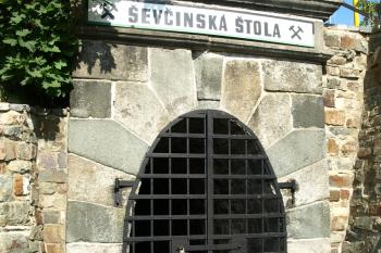portál Ševčínské štoly ( © Milan Caha 08/2009)