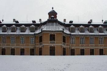 Zadní strana zámku ( © Petr Nožička 01/2011)