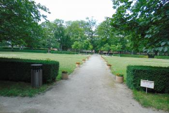 Zám. park na severní straně (© Dušan Dohňanský  07/2021)