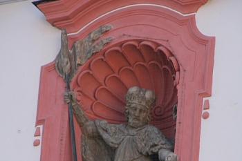 Socha sv. Václava ve štítě (© Ivan Grisa, 01/2009)