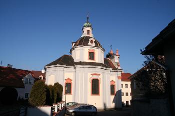Kostel od jihu (© Ivan Grisa, 01/2009)