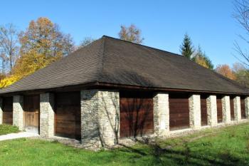 bývalá vozovna z Ostravice - Hamrovic ( © Jan P. Štěpánek 10/2013)