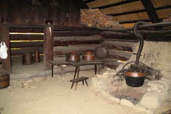interiér valašské koliby ( © Jan P. Štěpánek 10/2013)