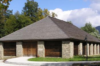 Nově vystavěná replika sušárny dřeva z Ostravice ( © Jan P. Štěpánek 09/2007)