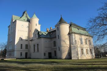 parkové průčelí na západní straně (© D Dohňanský, 01/2017)