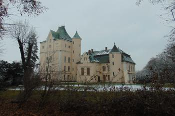 Západní parkové průčelí (© Dušan Dohňanský  12/2021)