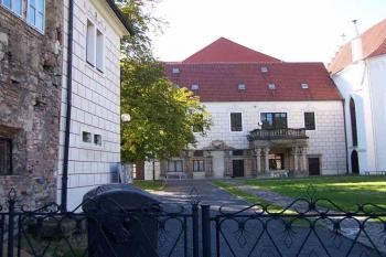 Malé nádvoří zámku (© Vladimír Studecký 09/2005)