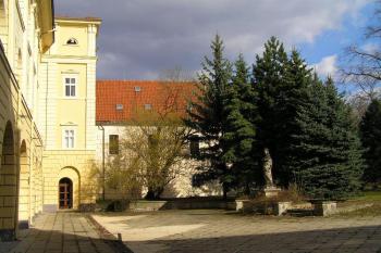 Teplice-zámek (© Daniela Endrštová, 4/2006)