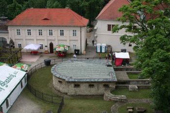 Zachovalé zbytky románské klášterní basiliky (© Ivan Grisa, 05/2008)