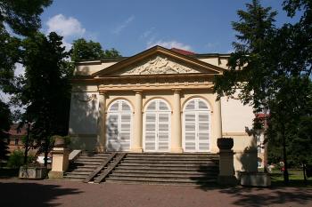 Zámecké divadlo od jihu ( © Ivan Grisa 05/2009)