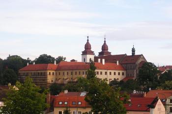 areál zámku s basilikou sv. prokopa ( © Jan P. Štěpánek 06/2005)