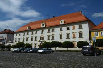 zámek z jihu ( © Milan Caha 06/2009)