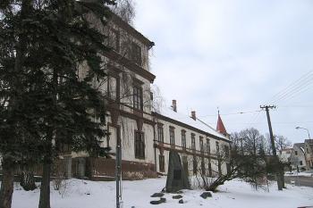 Pohled na zámek od jihovýchodu ( © Pavel Vítek 02/2006)